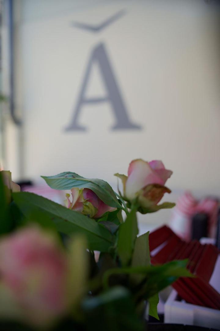 Hotel Adler Am Schloss Bonnigheim Eksteriør billede