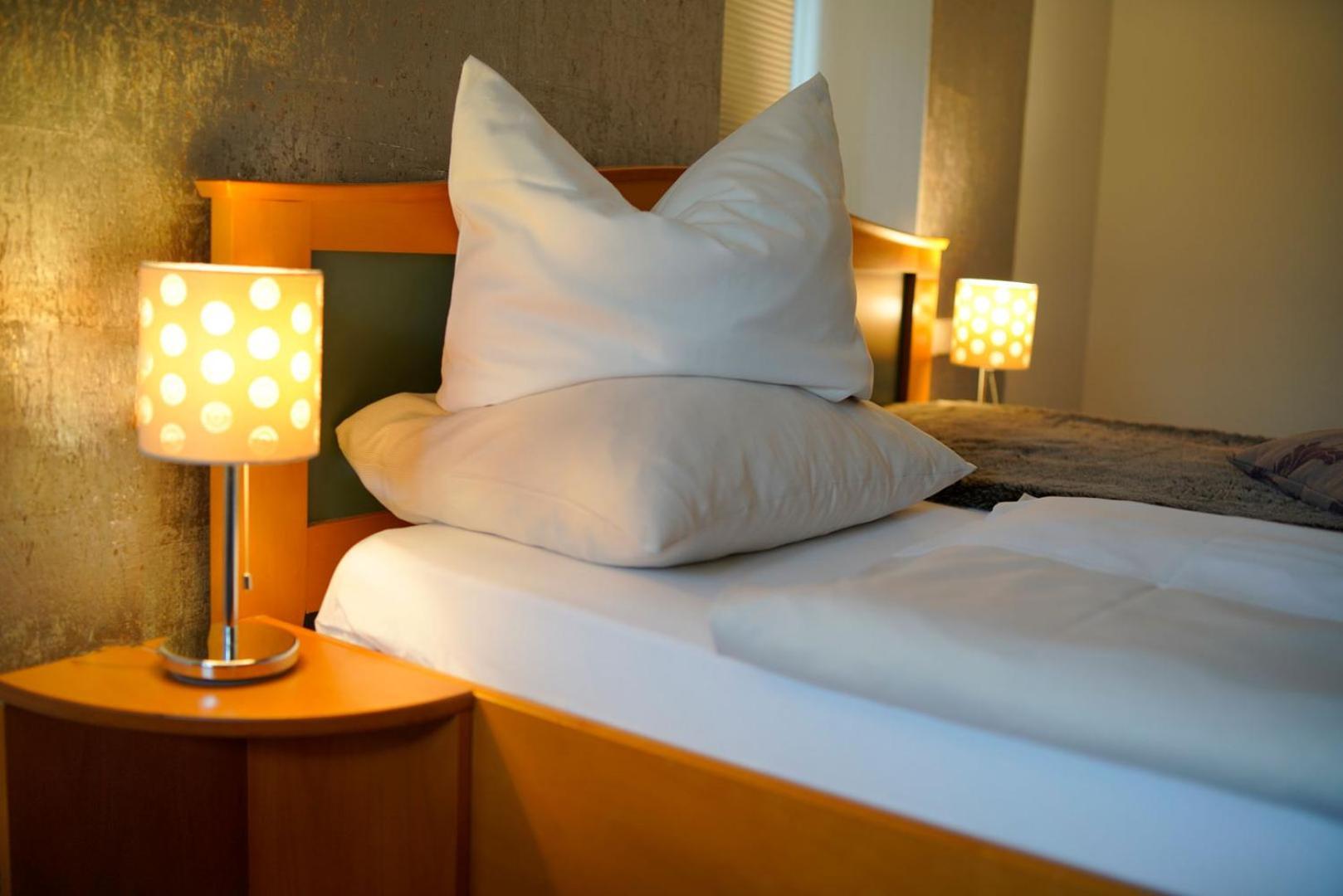 Hotel Adler Am Schloss Bonnigheim Eksteriør billede