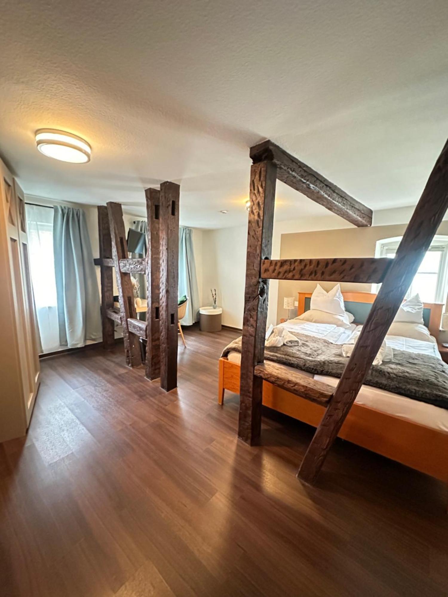 Hotel Adler Am Schloss Bonnigheim Eksteriør billede